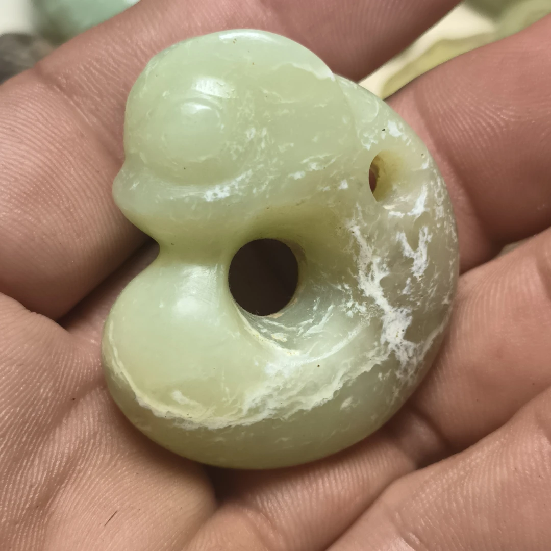 河磨奇石猪龙形器型件