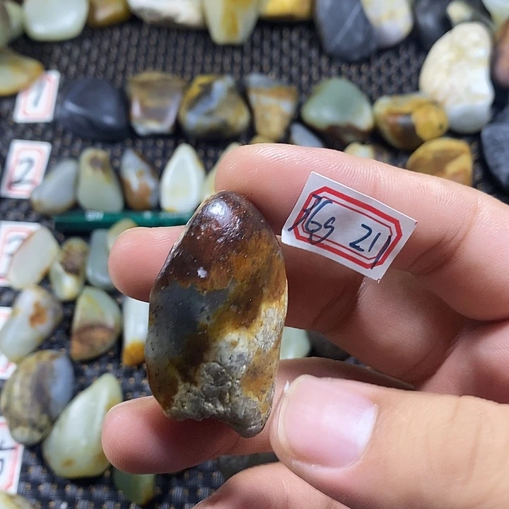 和田玉（糖玉）未镶嵌挂件
