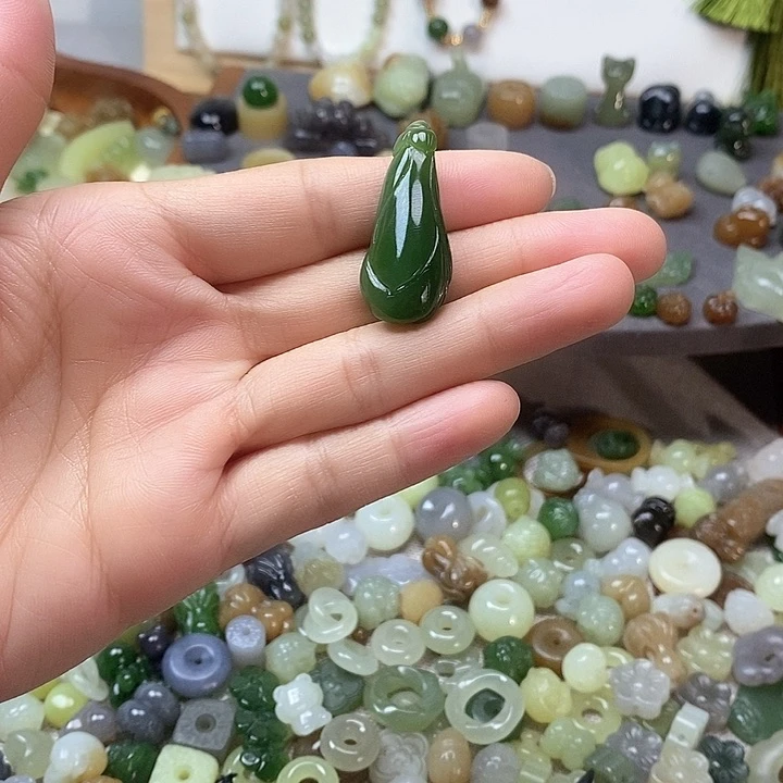 未镶嵌和田玉挂件玉兰花