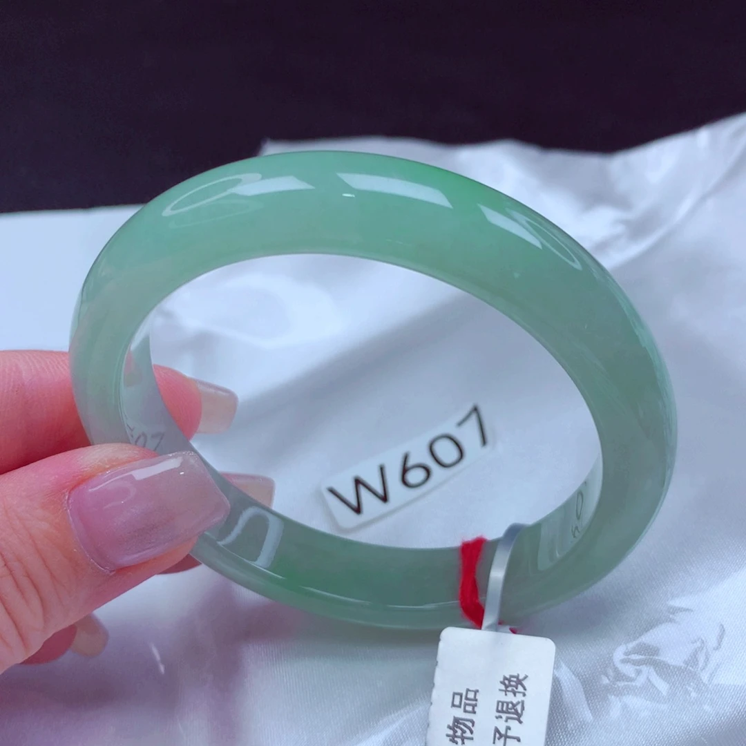 翡翠手镯未镶嵌手镯88