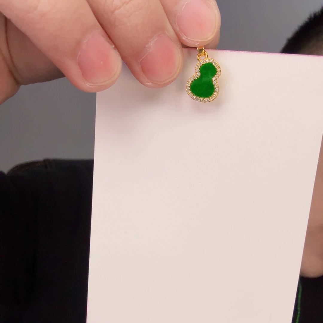 翡翠颈饰未镶嵌一件