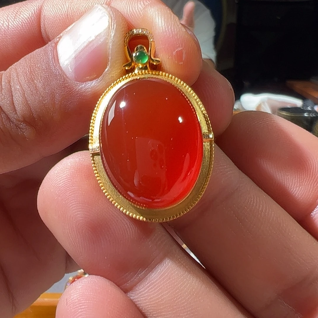 南红玛瑙18K金镶嵌颈饰