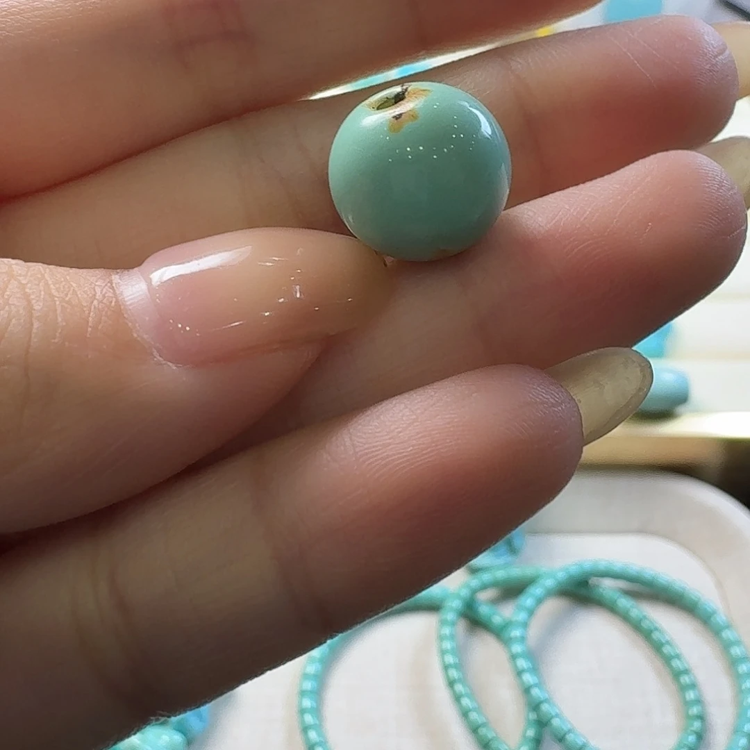 绿松石未镶嵌颈饰