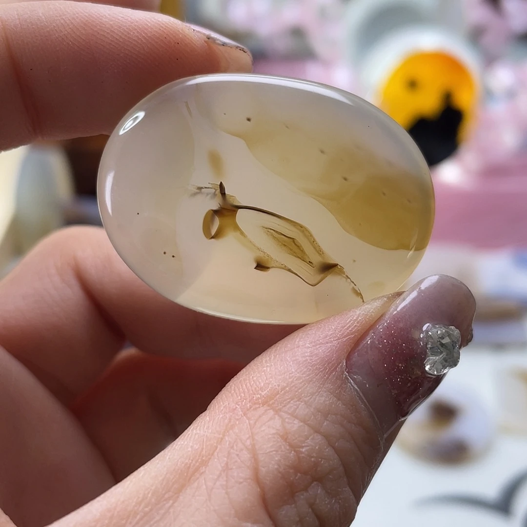 晴***。玛瑙/玉髓未镶嵌珠宝奇石