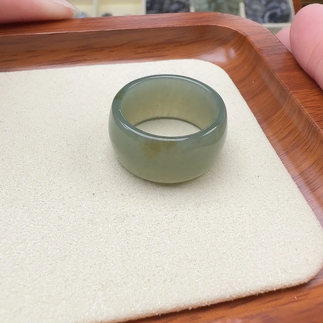 和田玉戒指未镶嵌请****姐