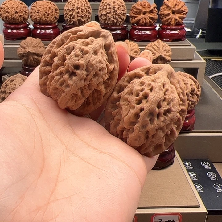 当***下吊坠文玩核桃40 金公子 y-013