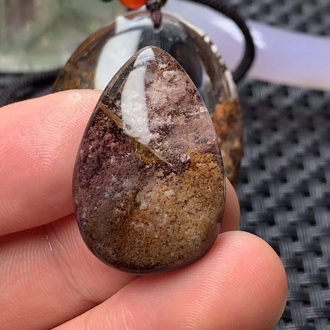 水晶颈饰未镶嵌?*哥