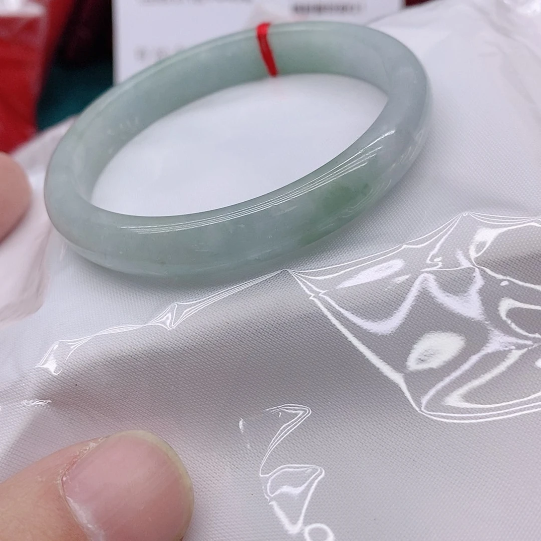 翡翠手镯未镶嵌小**子5999999999