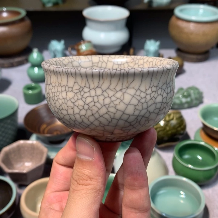 龙泉青瓷哥窑白釉金丝铁线