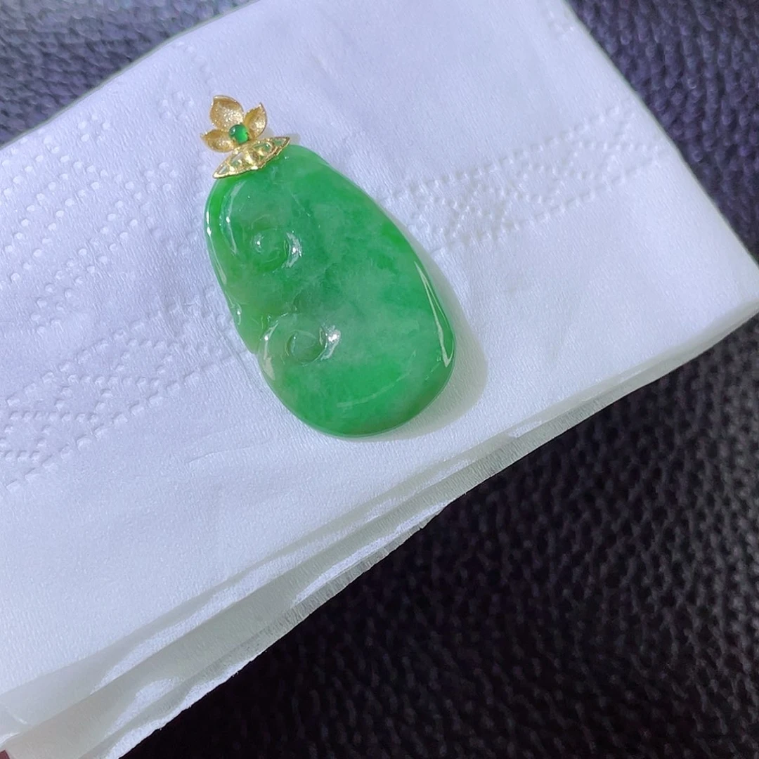 翡翠颈饰18K金镶嵌翡翠