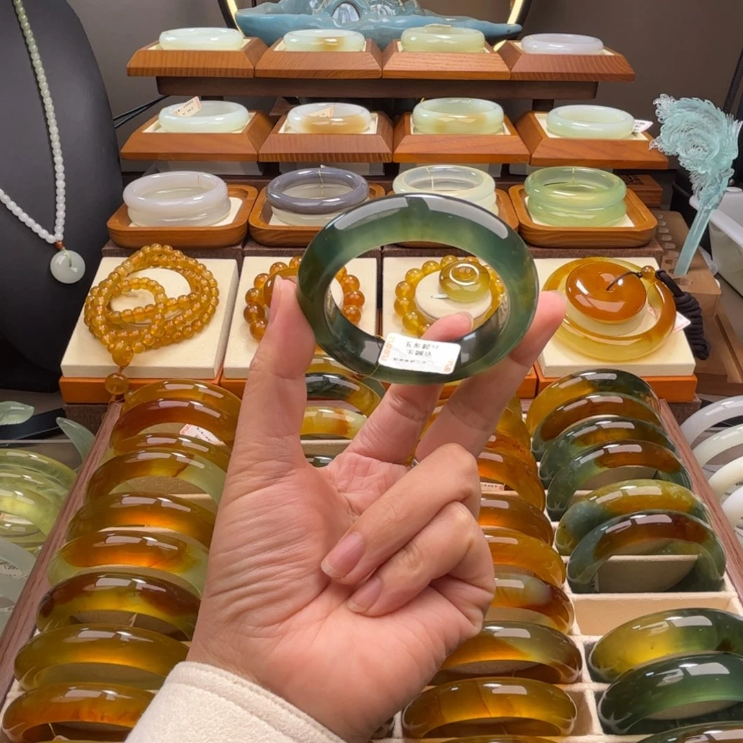 蛇纹石玉未镶嵌手镯54