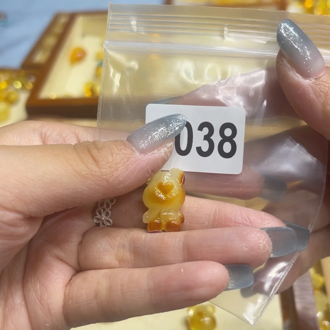 琥珀颈饰未镶嵌蜜蜡