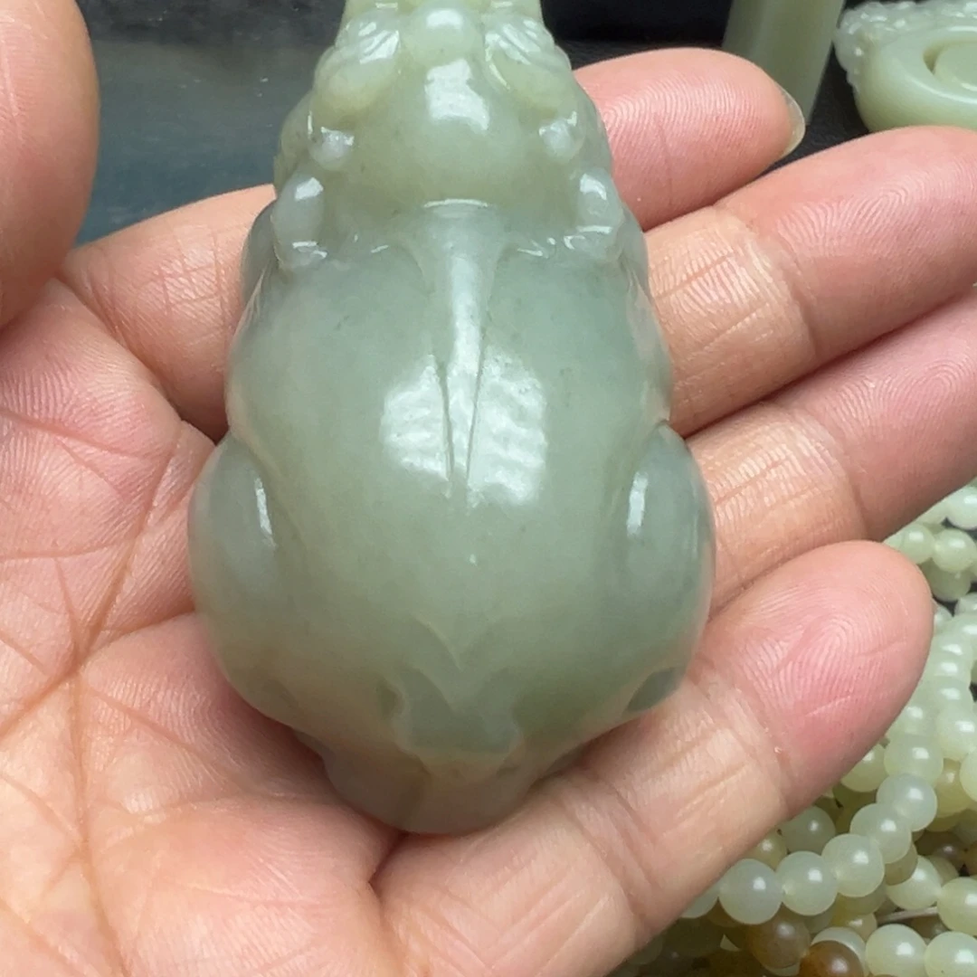 和田玉（糖玉）未镶嵌把件