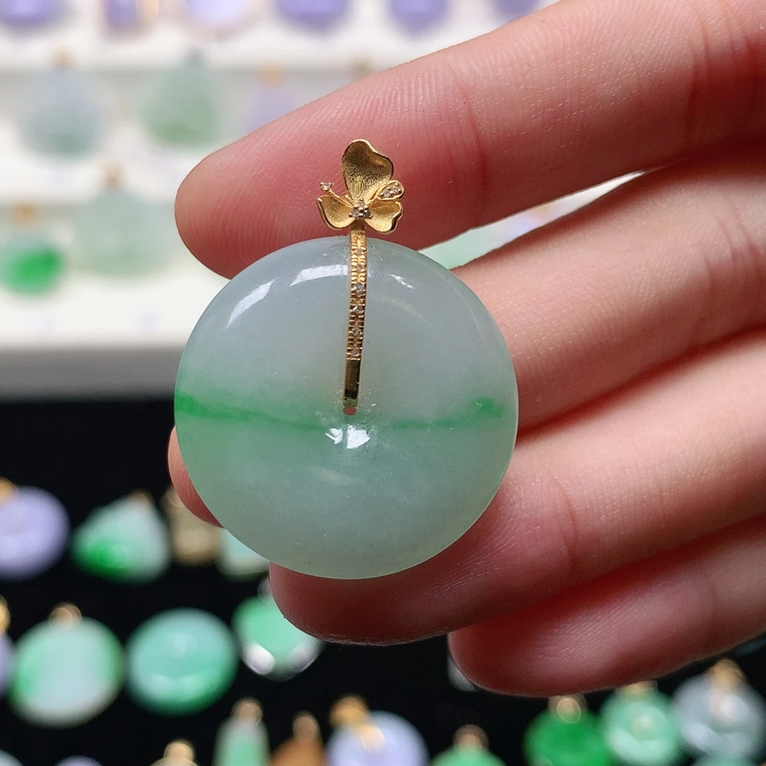 颈饰18K金镶嵌翡翠翡翠吊坠