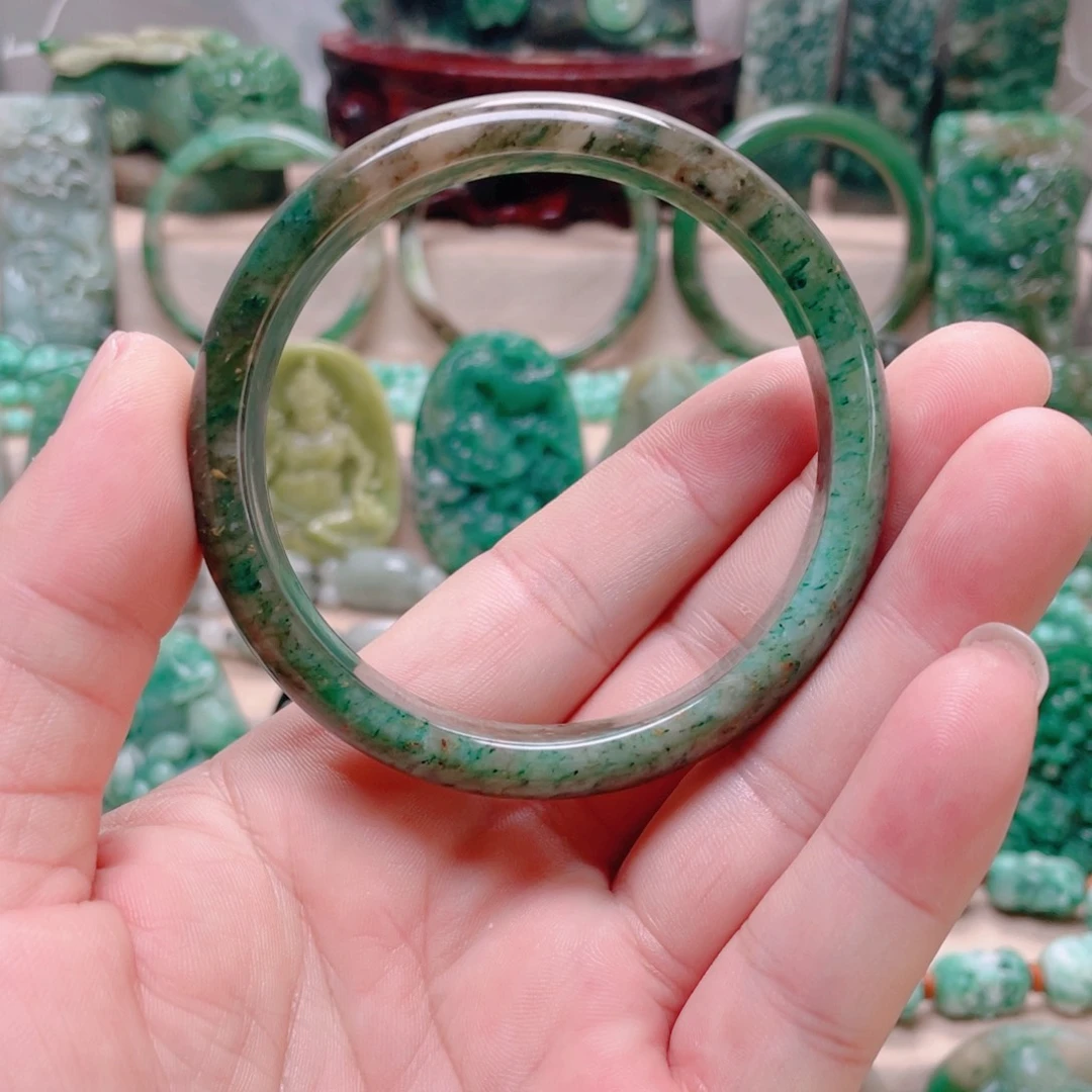 独山玉未镶嵌手镯