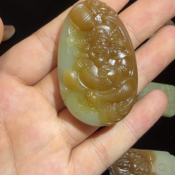 和田玉（糖玉）未镶嵌颈饰