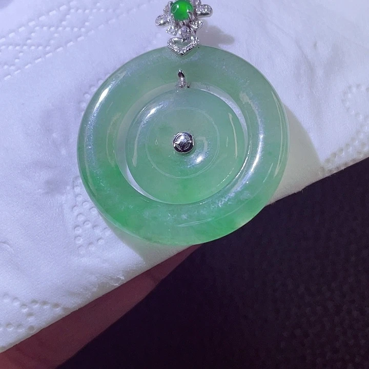 颈饰18K金镶嵌翡翠翡翠
