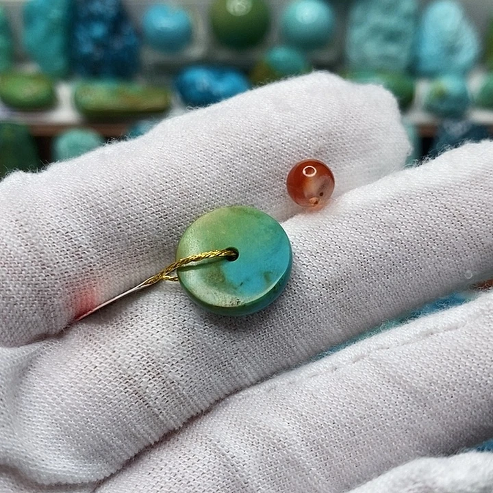 南红玛瑙未镶嵌珠宝奇石