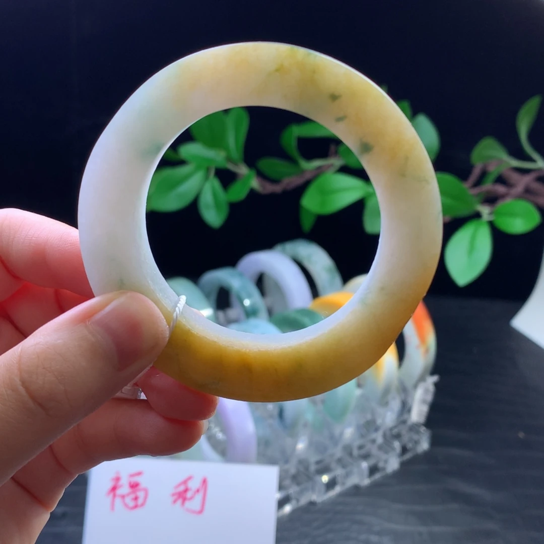 定制翡翠未镶嵌手镯