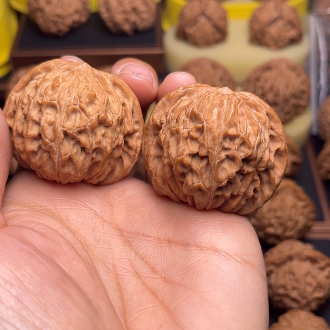 D***啊文玩核桃把件磨盘44左右