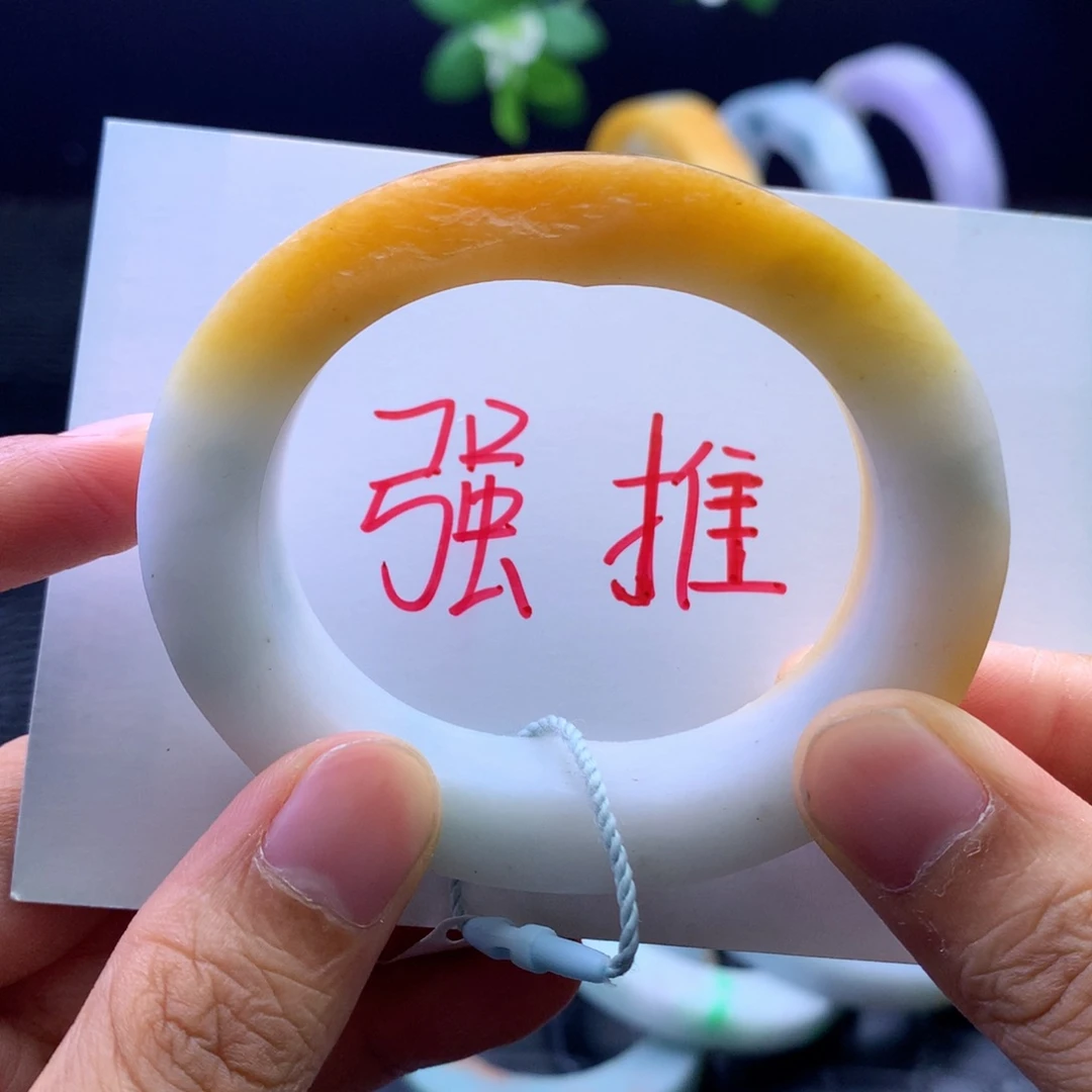 定制翡翠未镶嵌翡翠手镯
