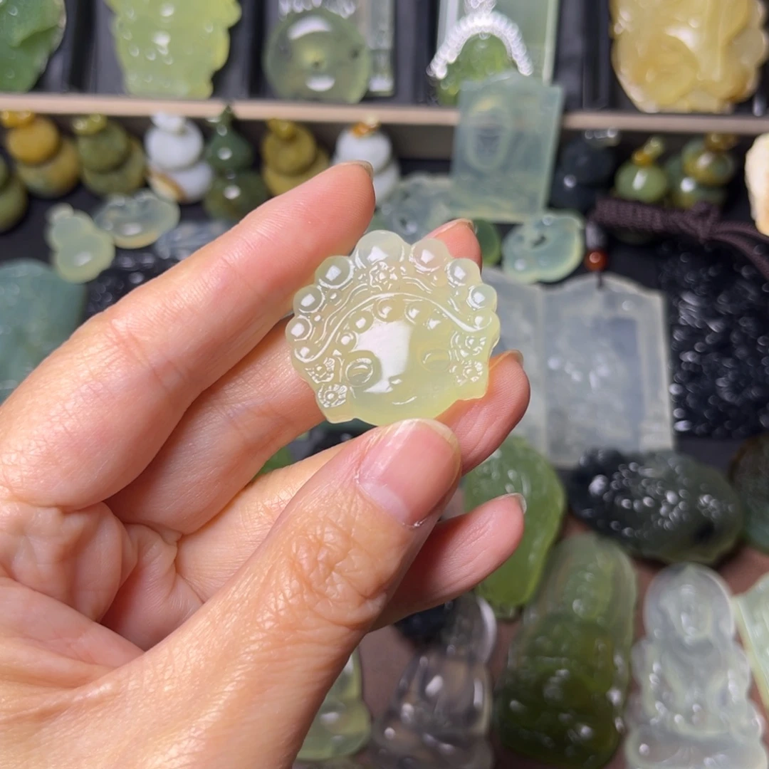 蛇纹石玉未镶嵌吊坠(不含链)