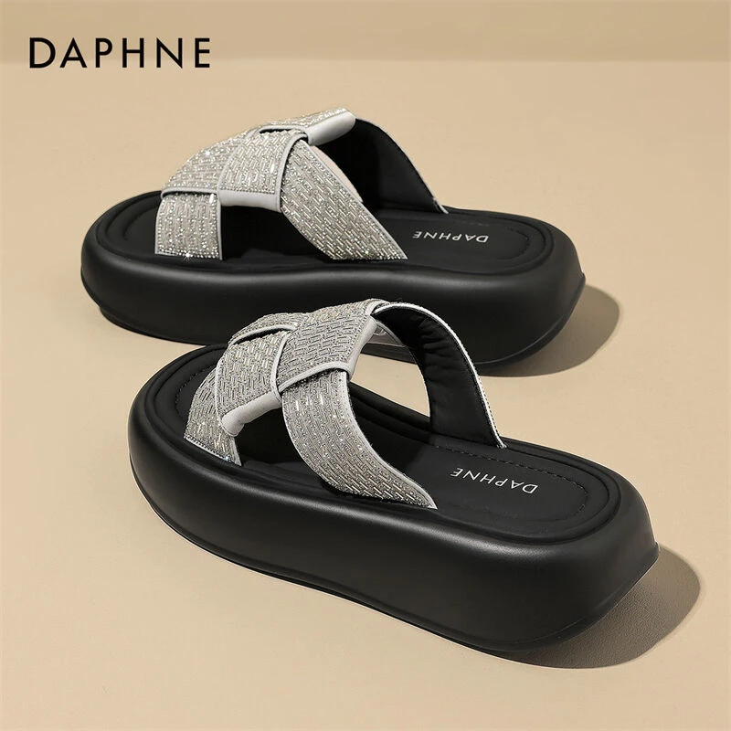 达芙妮法式厚底拖鞋女2025新款外穿小个子增高水钻一字凉拖鞋夏季