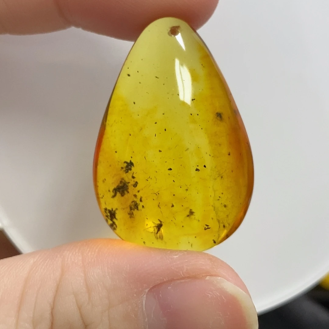 琥珀未镶嵌颈饰034