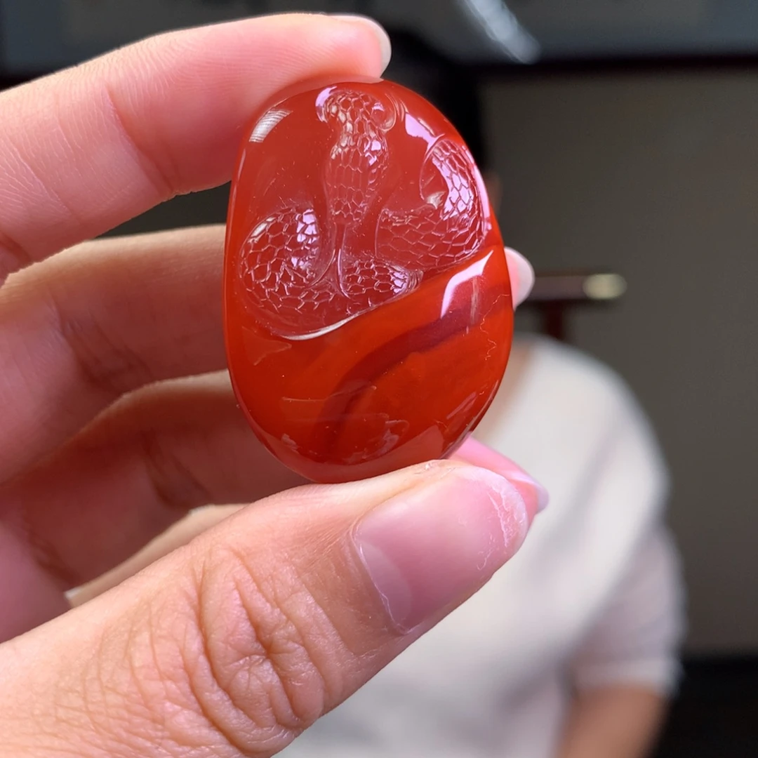 南红玛瑙未镶嵌南红玛瑙蛇牌