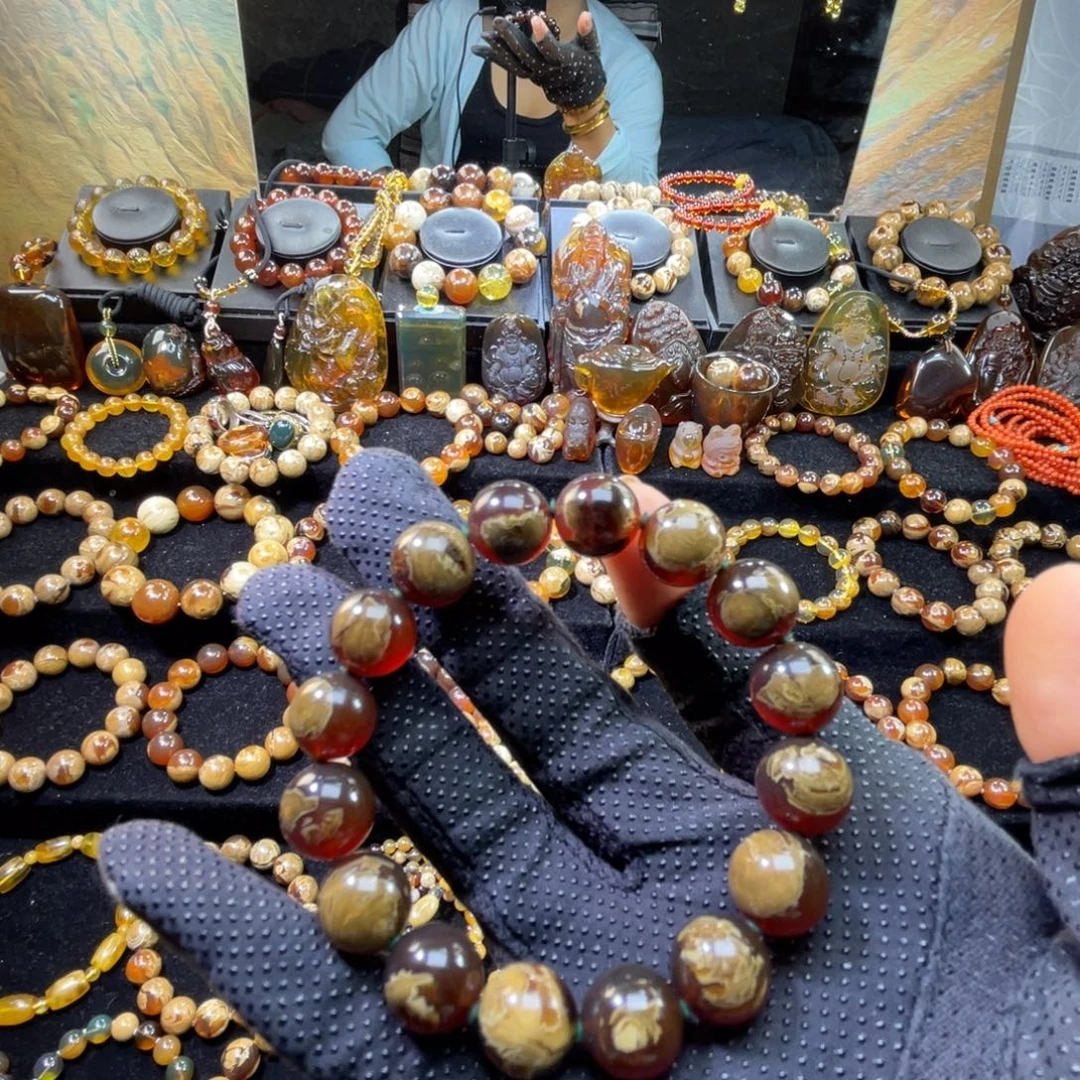 琥珀未镶嵌手串溶洞12