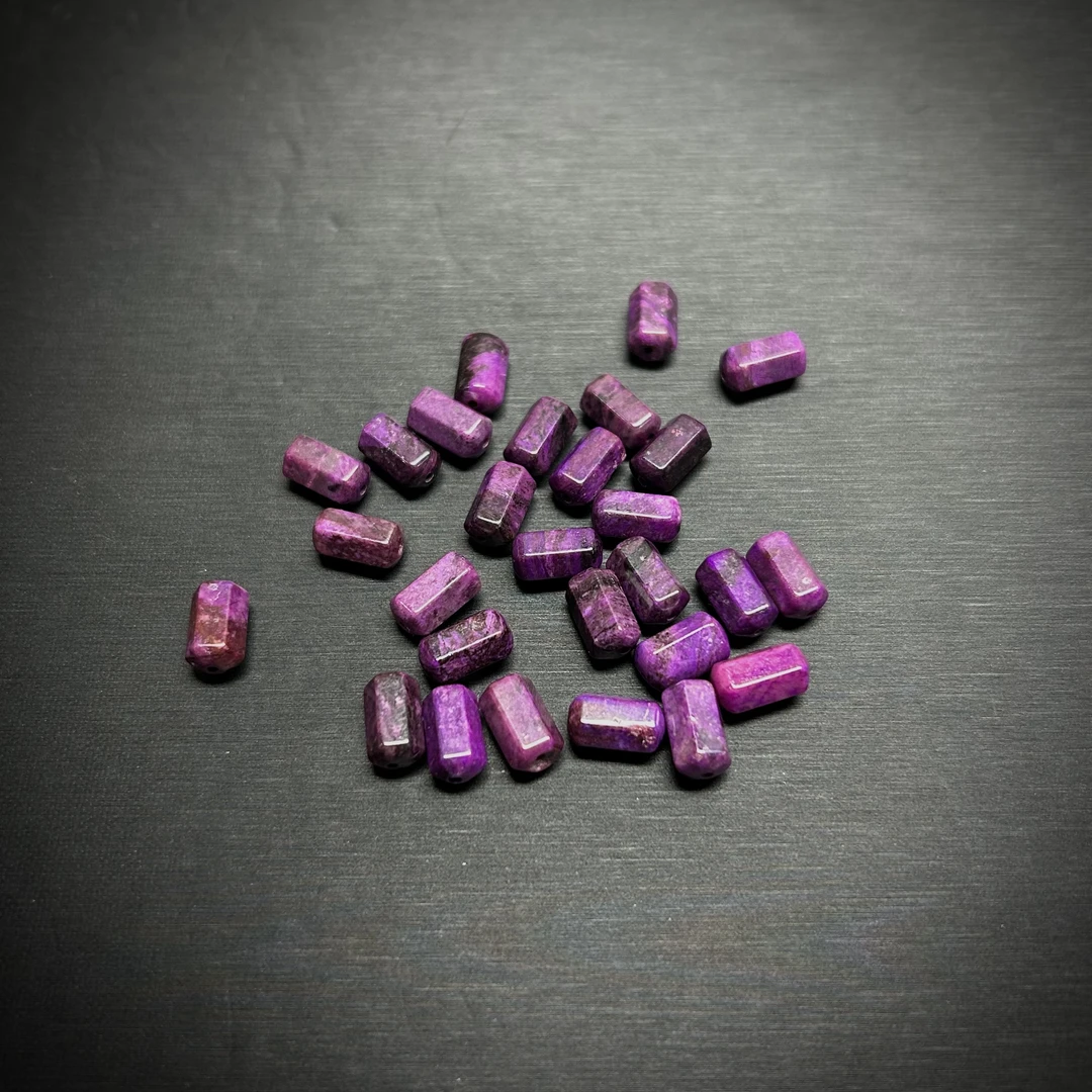 32001594泥地紫小六棱柱单珠（多样性发其一）447