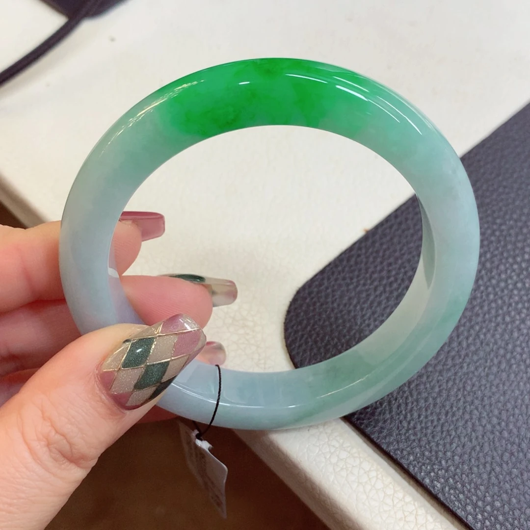 未镶嵌手镯翡翠缅甸