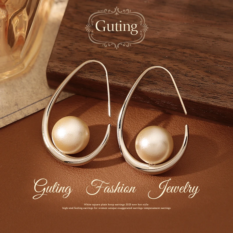 铜合金耳饰 22924金色椭圆形圈圈耳环女高级感耳圈耳饰秋冬耳钉