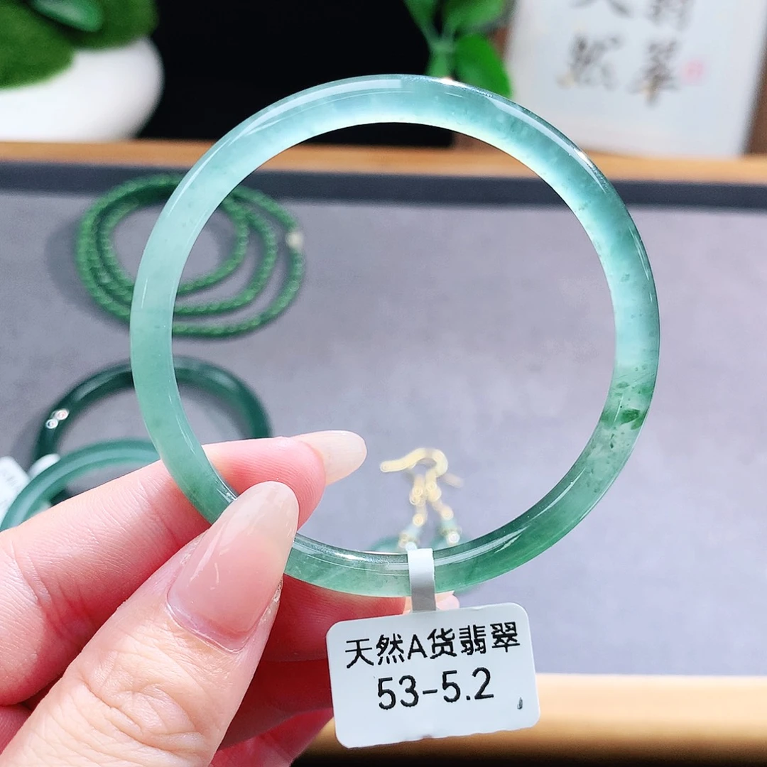 翡翠手镯（圆镯）未镶嵌