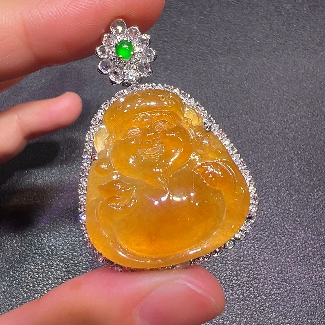 翡翠18K金镶嵌颈饰