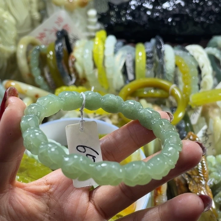 岫玉未镶嵌手镯58.59