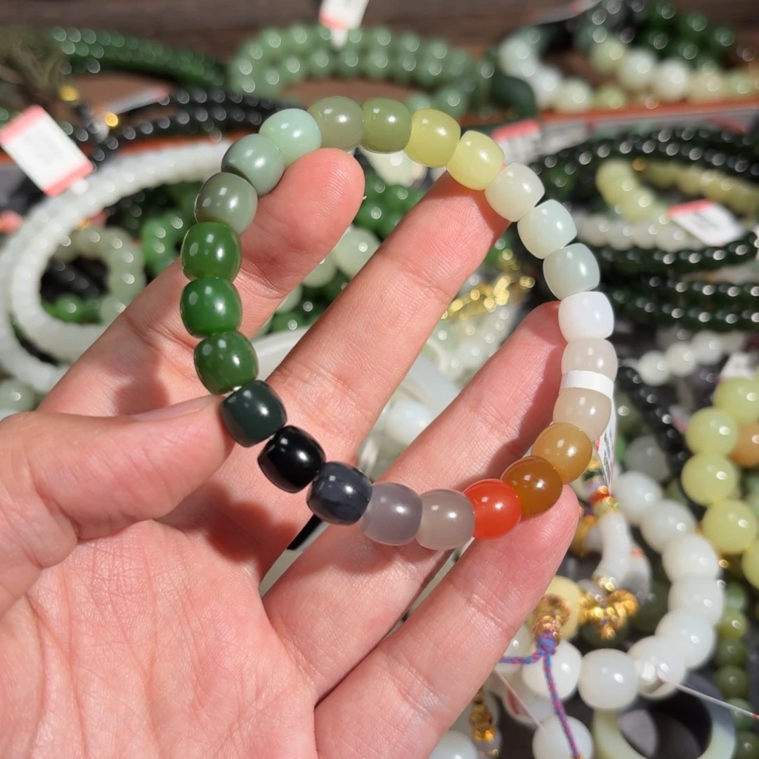 和田玉手串未镶嵌W****?