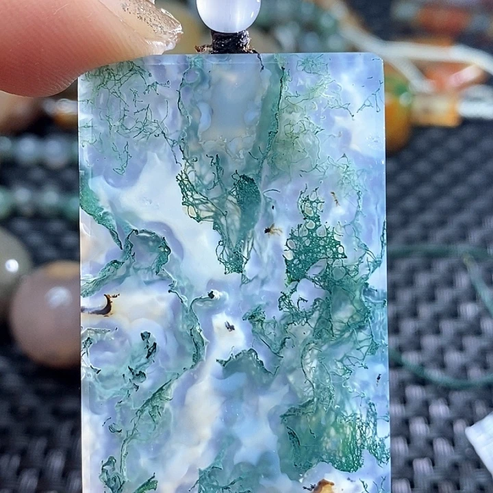 吉***深玛瑙/玉髓未镶嵌颈饰