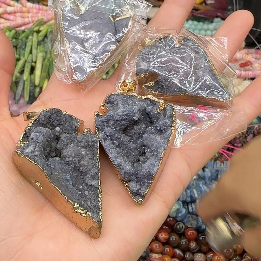 玛瑙/玉髓合金珠宝半成品晶牙吊坠一个黑