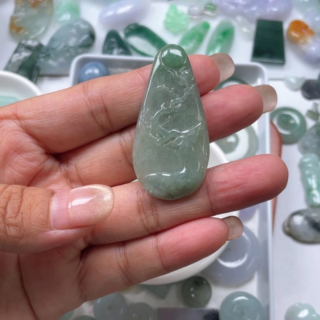 翡翠未镶嵌颈饰57795778