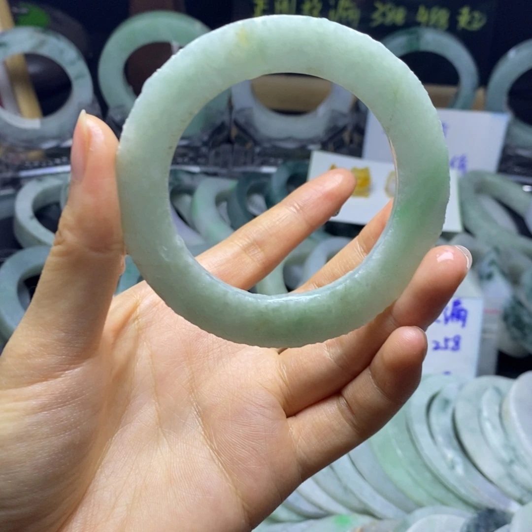 定制翡翠未镶嵌手镯