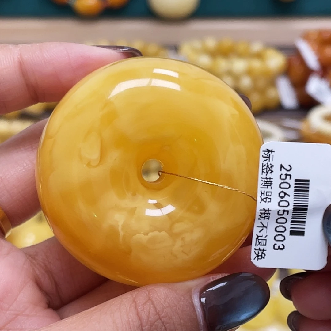 蜜蜡未镶嵌珠宝奇石46.8mm扣子飘花瑕