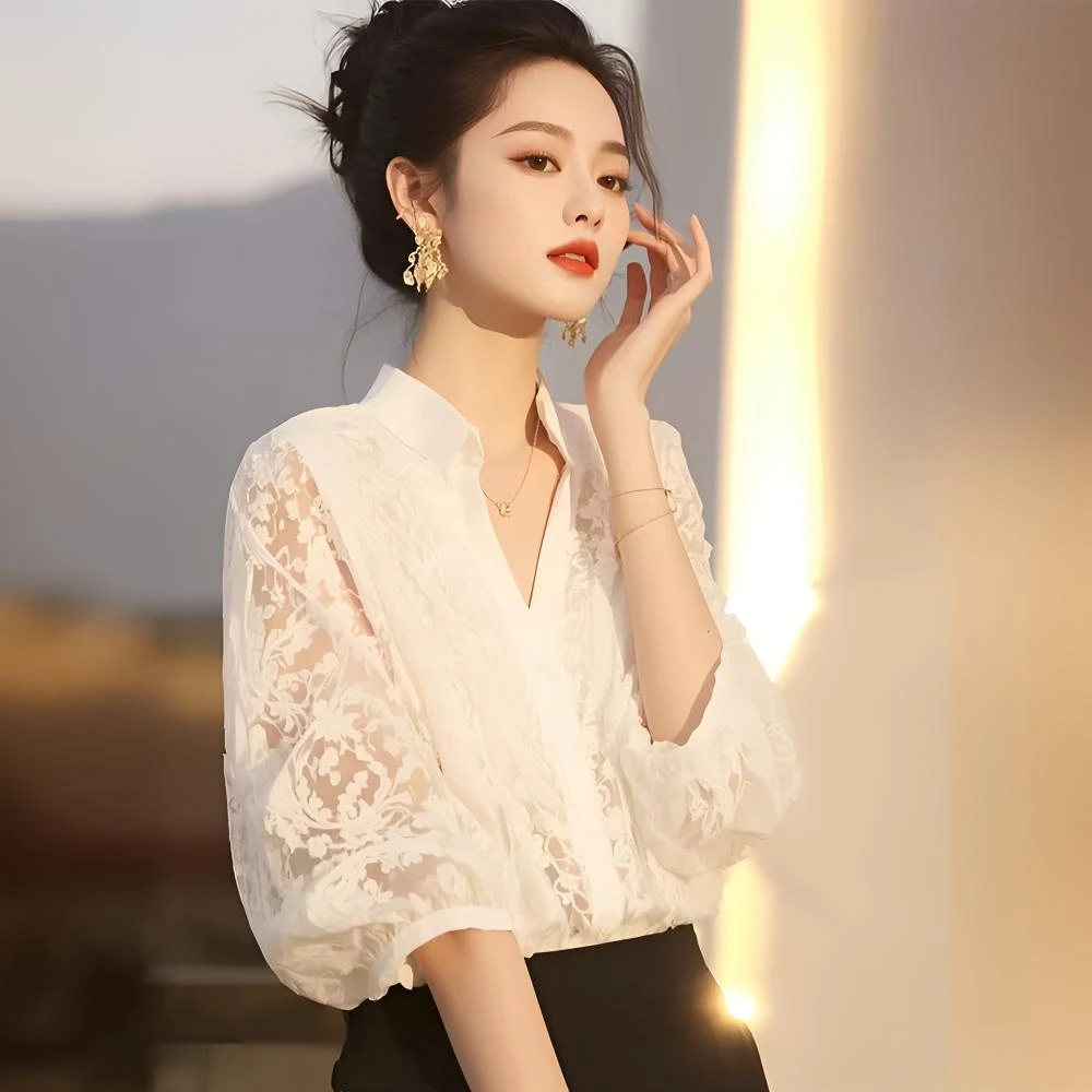 休闲风五分袖翻领蕾丝镂空衬衫法式洋气轻奢雪纺衫复古时尚小衫