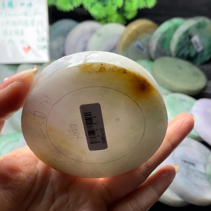 定制翡翠。未镶嵌