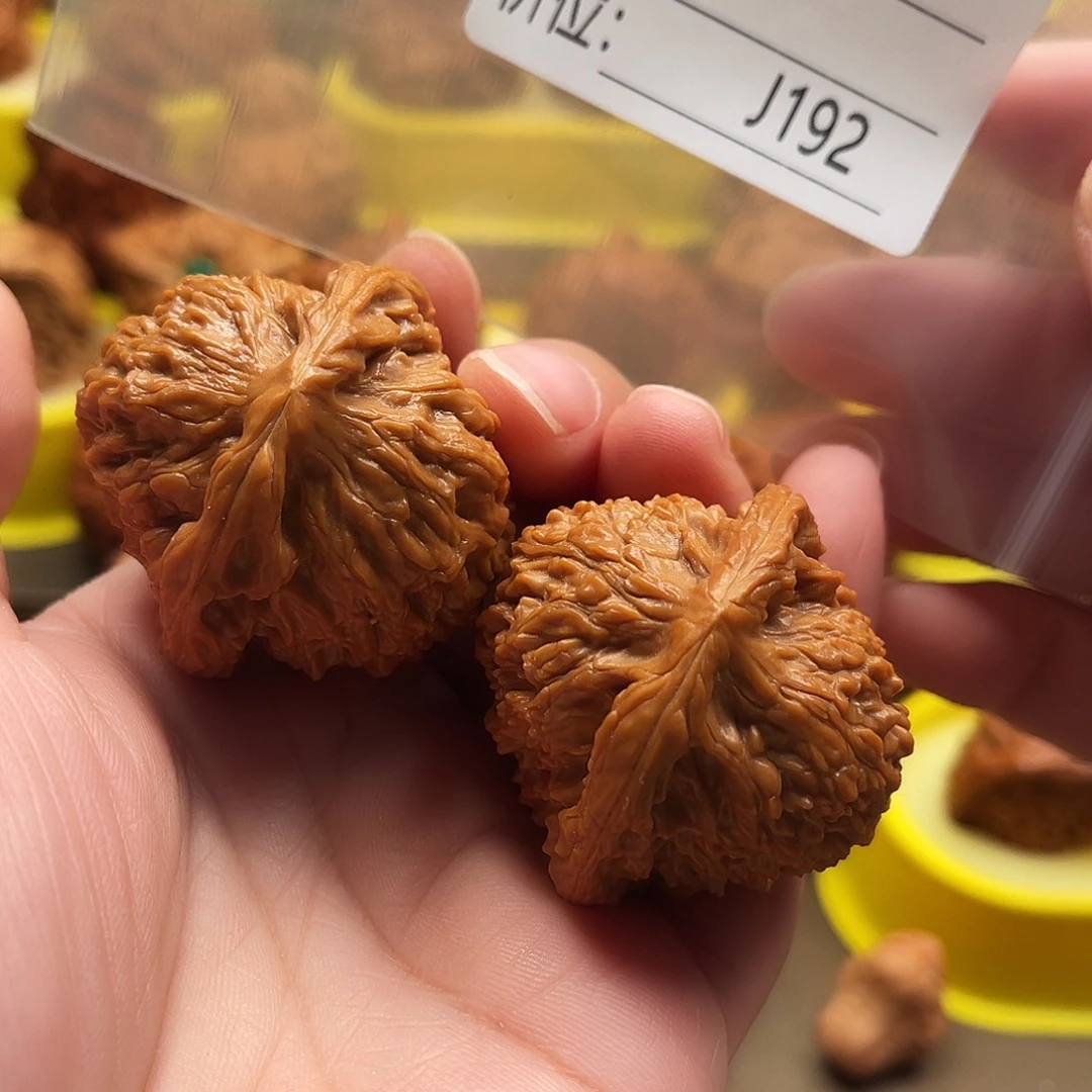 昨***。文玩核桃吊坠南疆石42