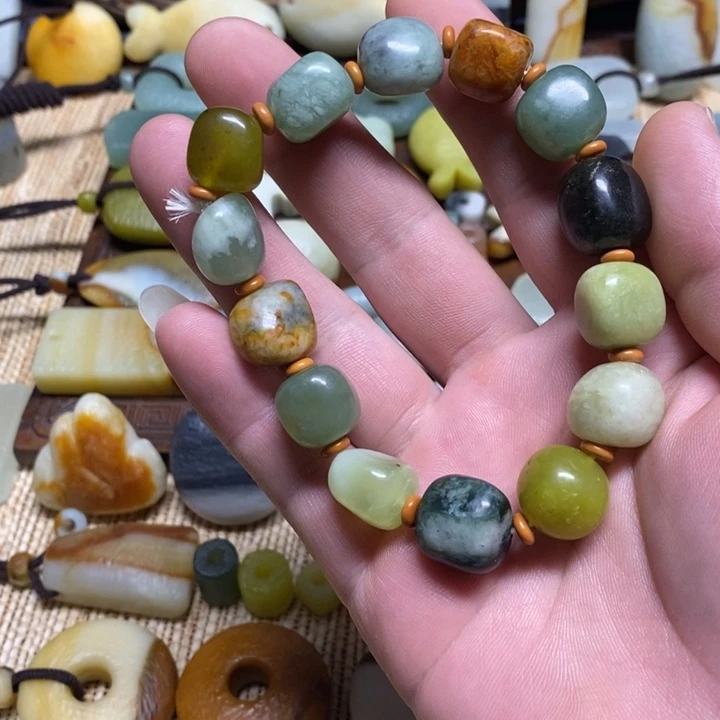 蛇纹石玉未镶嵌颈饰