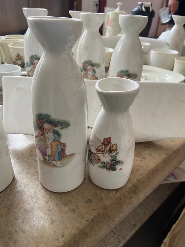 微瑕一大一小，酱油瓶