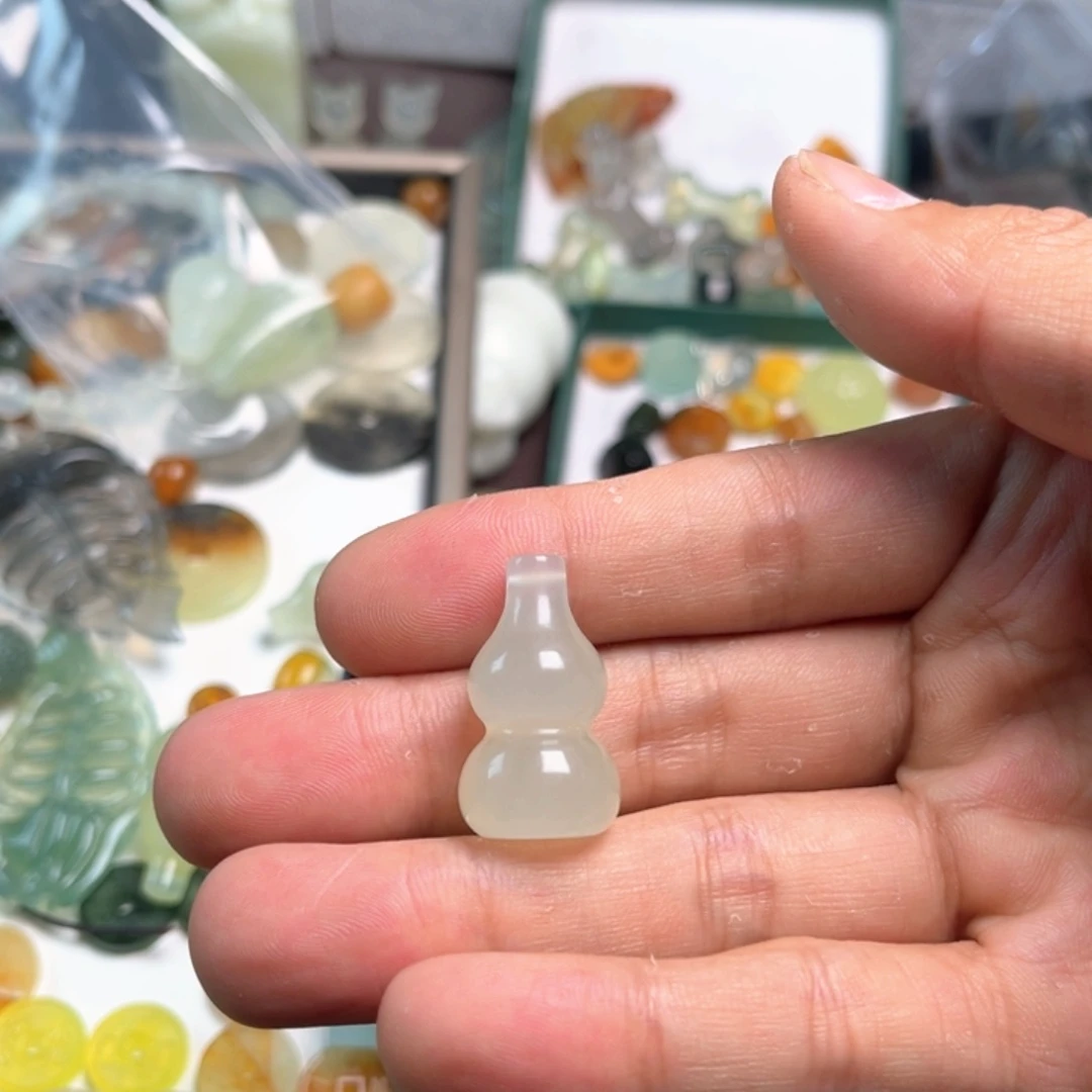 美***伢蛇纹石玉未镶嵌挂件