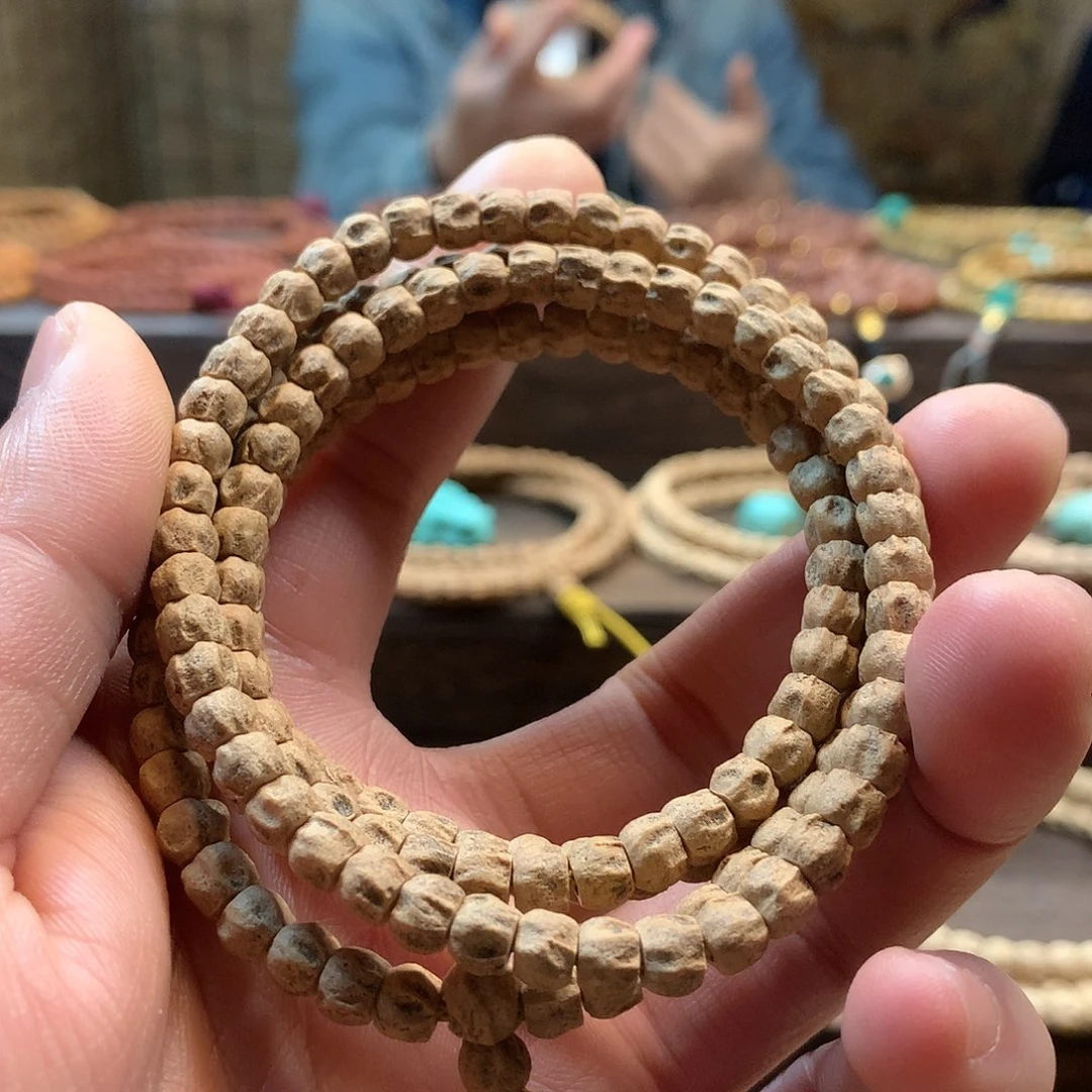 柏香籽/百香籽吊坠粉皮红油方块深坑鬼脸