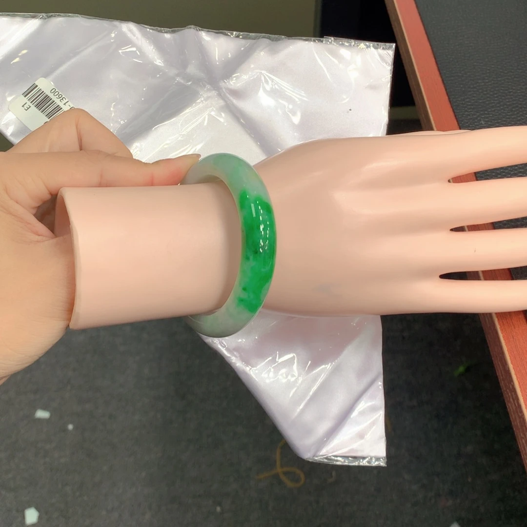 翡翠未镶嵌手镯17